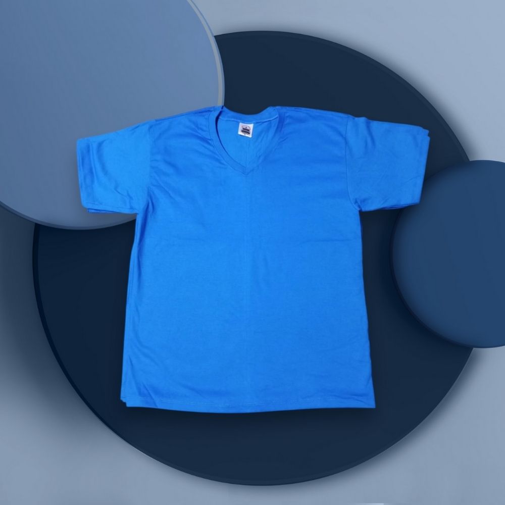 Blank polyester cotton T-shirt – ideal for printing or embroidery